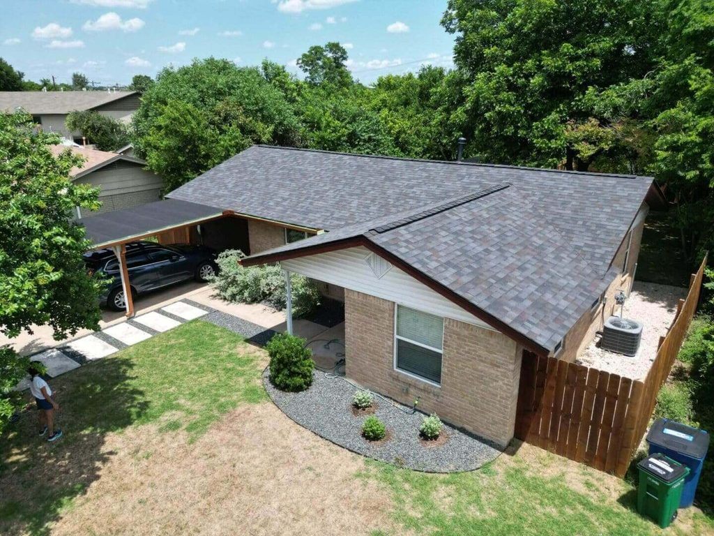 asphalt roofing contractor in Austin, TX